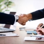 Leasing na fotowoltaikę dla firm: operacyjny czy finansowy?